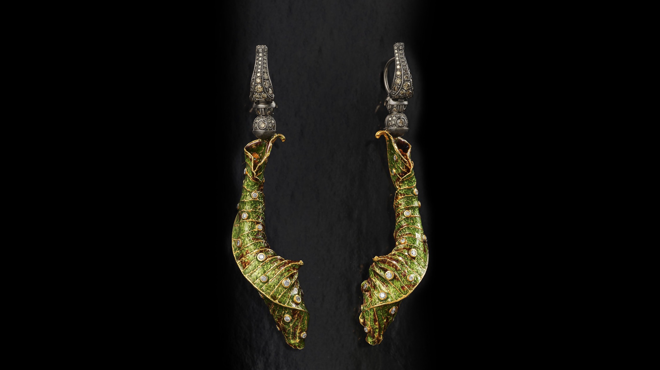 Selvans IV earrings, full length
