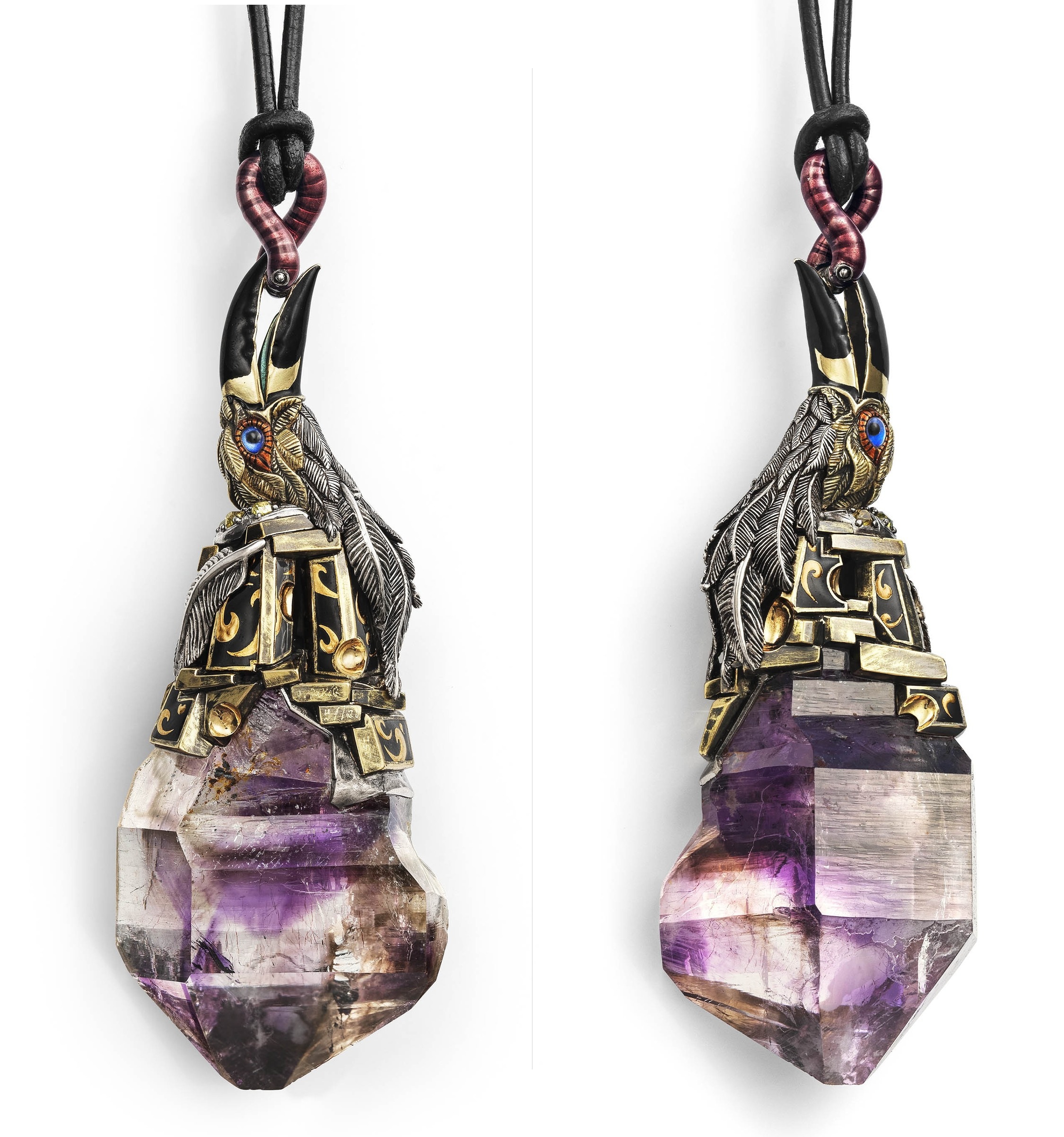 Aracari pendant, front and reverse