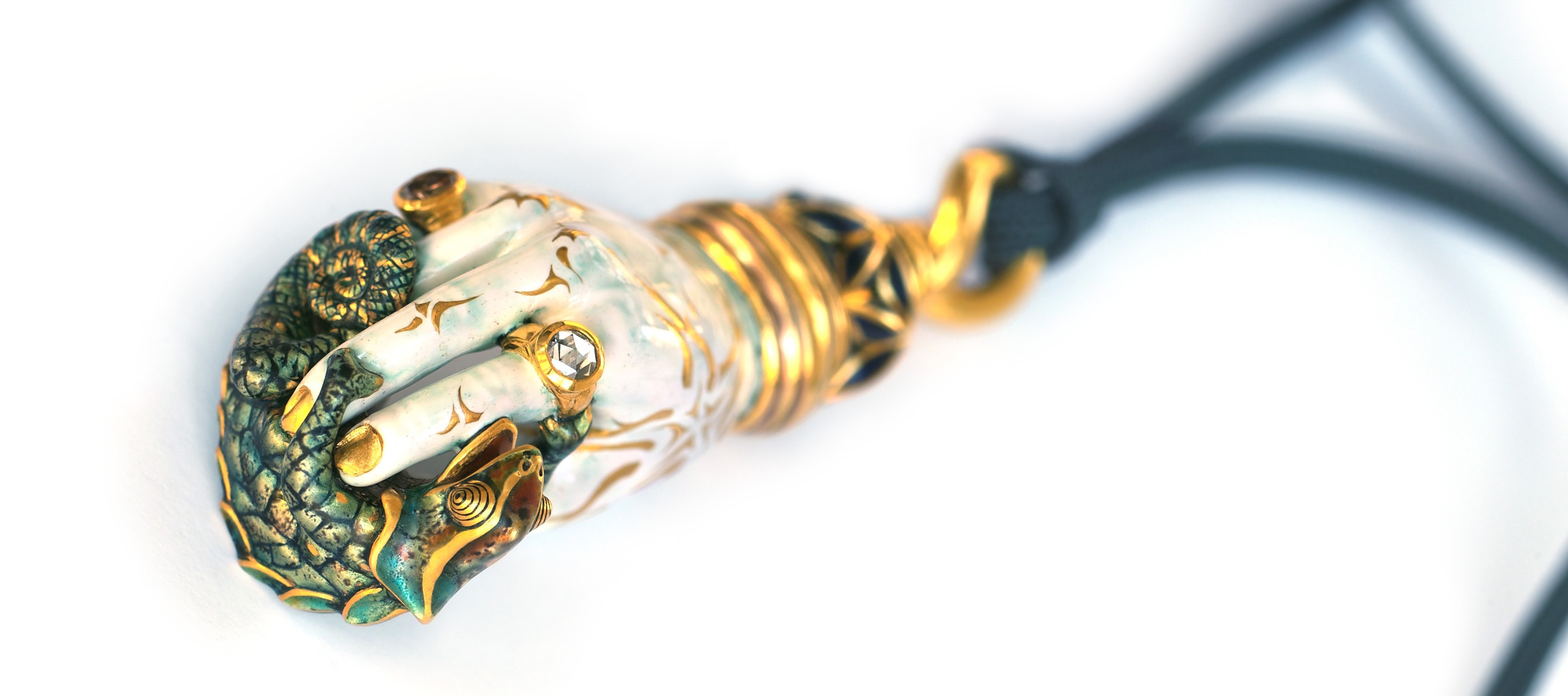 Hand mit Chamäleon
